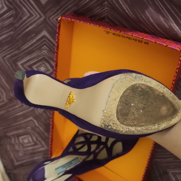 Prada heels - Picture 3 of 4